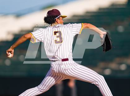 Thumbnail 1 in Nogales vs Verrado (AIA 5A State Final) photogallery.
