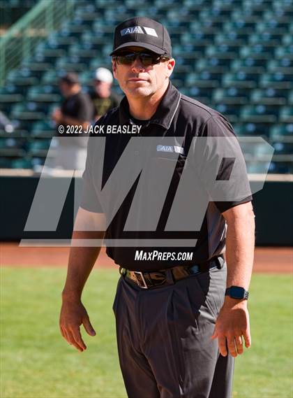 Thumbnail 3 in Nogales vs Verrado (AIA 5A State Final) photogallery.