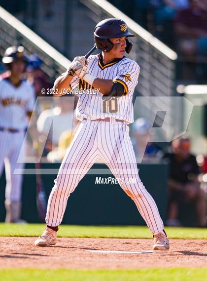 Thumbnail 2 in Nogales vs Verrado (AIA 5A State Final) photogallery.