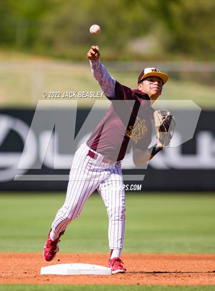 Thumbnail 3 in Nogales vs Verrado (AIA 5A State Final) photogallery.
