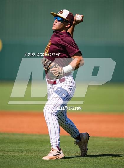 Thumbnail 2 in Nogales vs Verrado (AIA 5A State Final) photogallery.