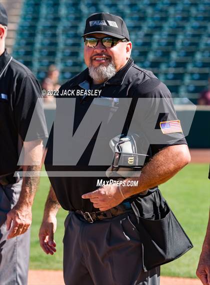 Thumbnail 2 in Nogales vs Verrado (AIA 5A State Final) photogallery.