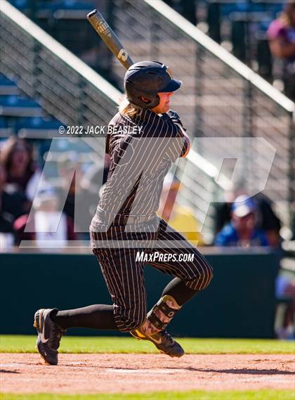 Thumbnail 1 in Nogales vs Verrado (AIA 5A State Final) photogallery.