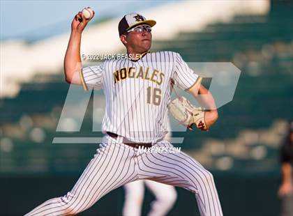 Thumbnail 2 in Nogales vs Verrado (AIA 5A State Final) photogallery.