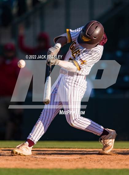 Thumbnail 2 in Nogales vs Verrado (AIA 5A State Final) photogallery.