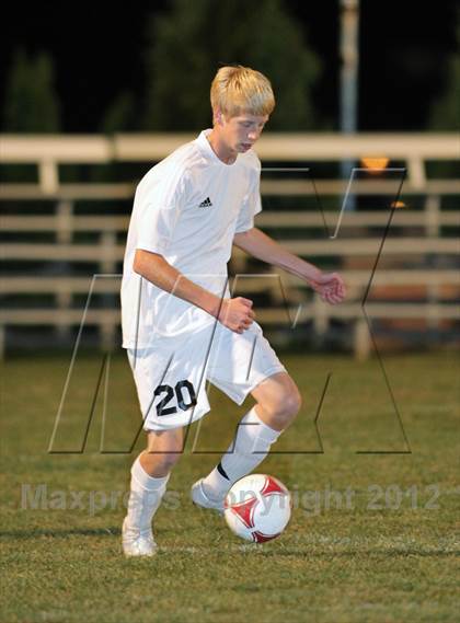 Thumbnail 1 in New London vs. Hortonville photogallery.