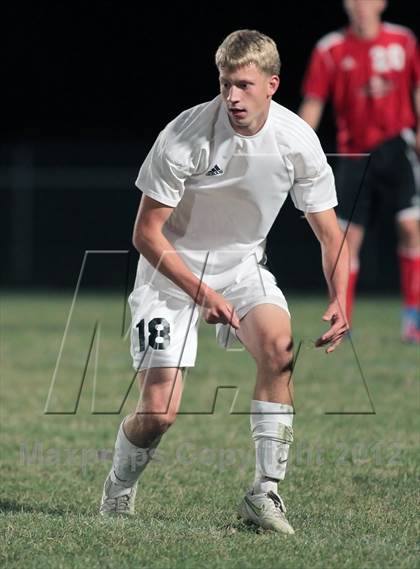 Thumbnail 3 in New London vs. Hortonville photogallery.