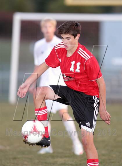 Thumbnail 2 in New London vs. Hortonville photogallery.