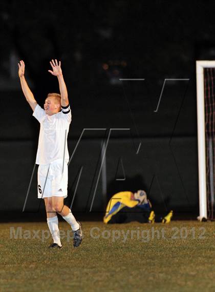 Thumbnail 2 in New London vs. Hortonville photogallery.