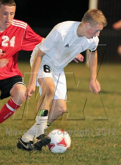 Thumbnail 1 in New London vs. Hortonville photogallery.