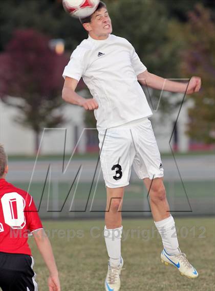 Thumbnail 2 in New London vs. Hortonville photogallery.