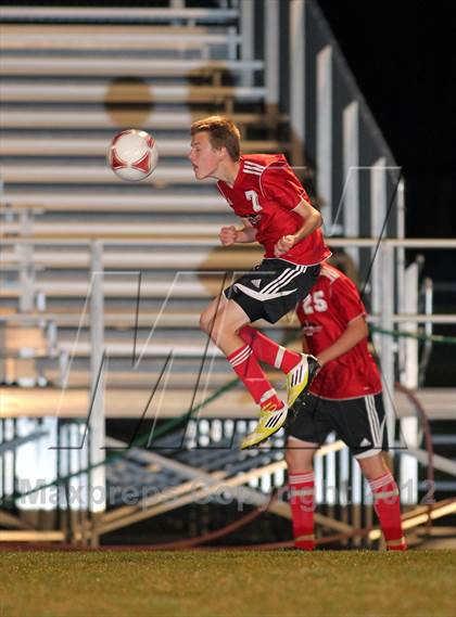 Thumbnail 3 in New London vs. Hortonville photogallery.