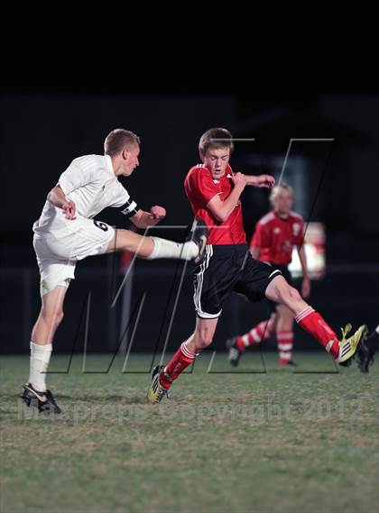 Thumbnail 2 in New London vs. Hortonville photogallery.
