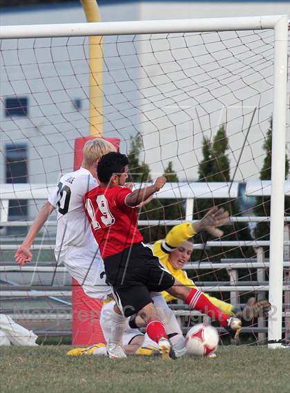 Thumbnail 1 in New London vs. Hortonville photogallery.