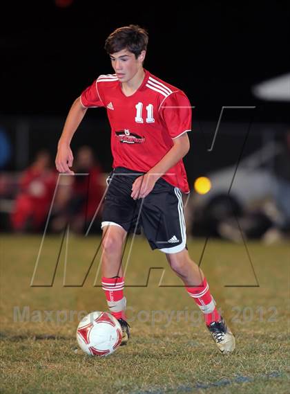 Thumbnail 3 in New London vs. Hortonville photogallery.
