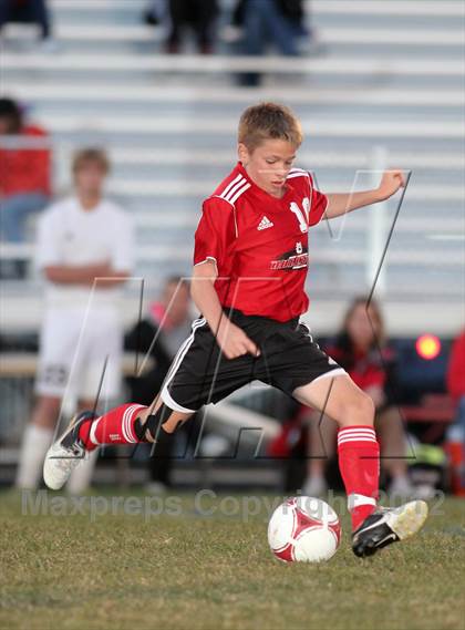 Thumbnail 3 in New London vs. Hortonville photogallery.