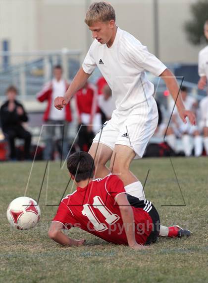 Thumbnail 1 in New London vs. Hortonville photogallery.