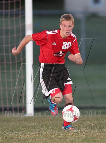 Thumbnail 2 in New London vs. Hortonville photogallery.