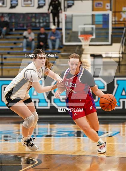 Thumbnail 2 in Western Boone vs. Lebanon (IHSAA 4a Sectional 25 First Round) photogallery.