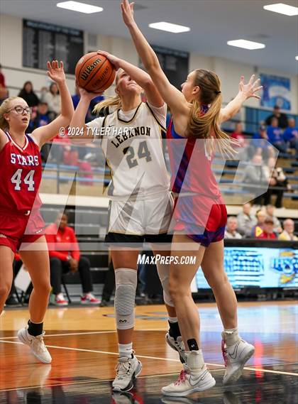 Thumbnail 3 in Western Boone vs. Lebanon (IHSAA 4a Sectional 25 First Round) photogallery.