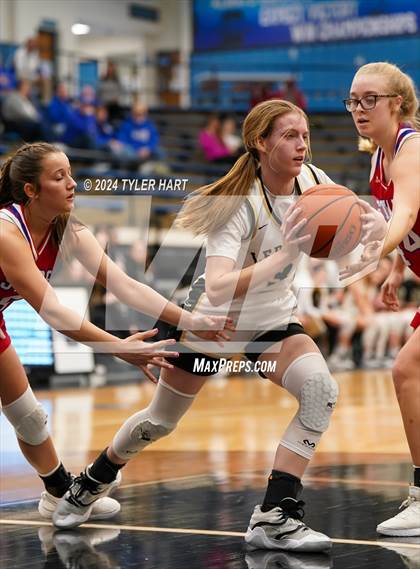 Thumbnail 2 in Western Boone vs. Lebanon (IHSAA 4a Sectional 25 First Round) photogallery.
