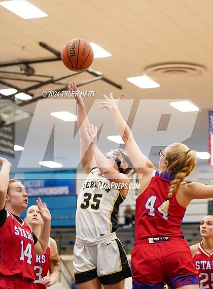 Thumbnail 3 in Western Boone vs. Lebanon (IHSAA 4a Sectional 25 First Round) photogallery.
