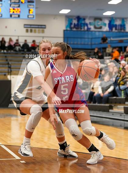 Thumbnail 2 in Western Boone vs. Lebanon (IHSAA 4a Sectional 25 First Round) photogallery.