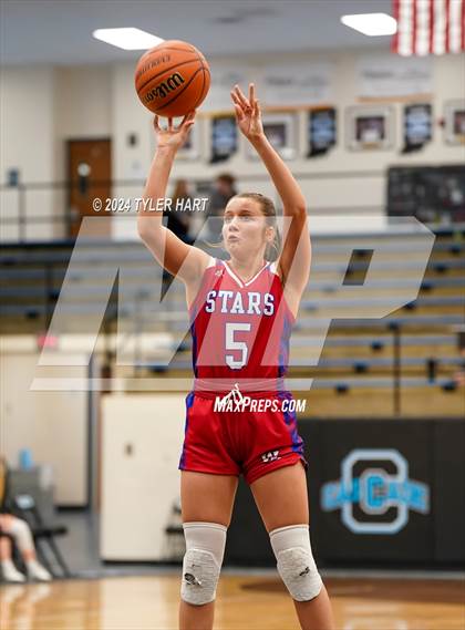 Thumbnail 2 in Western Boone vs. Lebanon (IHSAA 4a Sectional 25 First Round) photogallery.