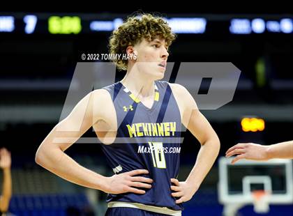 Thumbnail 2 in Westlake vs. McKinney (UIL 6A State Semifinal) photogallery.