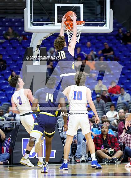 Thumbnail 1 in Westlake vs. McKinney (UIL 6A State Semifinal) photogallery.