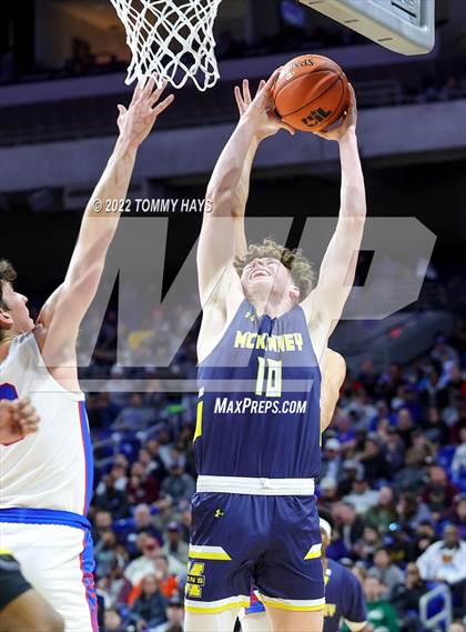 Thumbnail 1 in Westlake vs. McKinney (UIL 6A State Semifinal) photogallery.