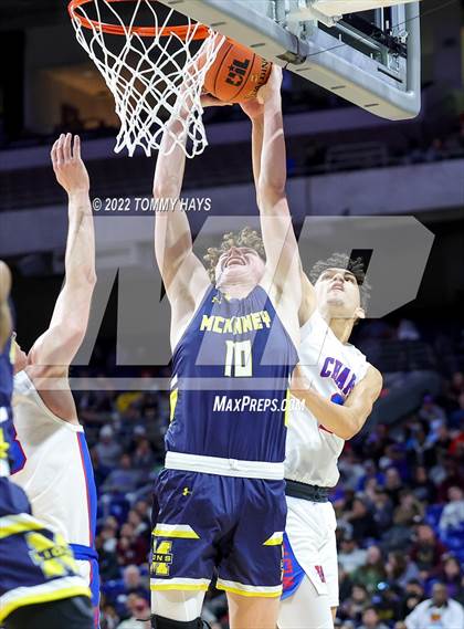 Thumbnail 3 in Westlake vs. McKinney (UIL 6A State Semifinal) photogallery.