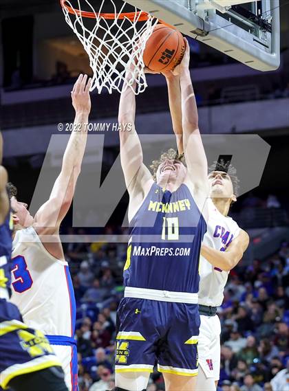 Thumbnail 2 in Westlake vs. McKinney (UIL 6A State Semifinal) photogallery.