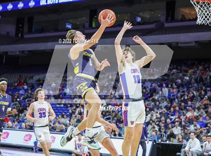 Thumbnail 1 in Westlake vs. McKinney (UIL 6A State Semifinal) photogallery.