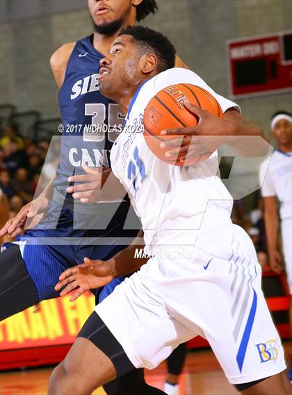 Thumbnail 2 in Sierra Canyon vs. Bishop Gorman (Nike Extravaganza) photogallery.