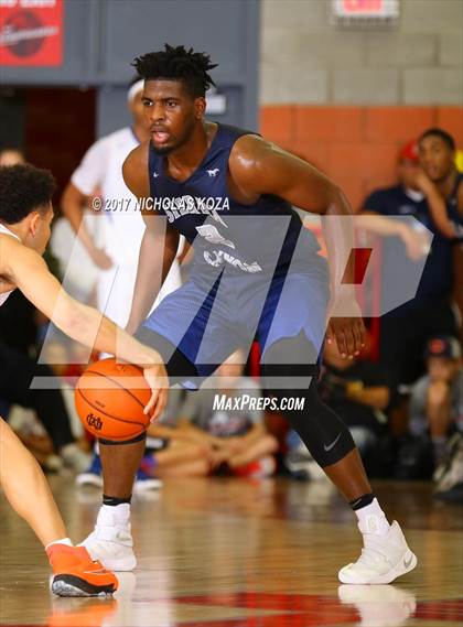 Thumbnail 1 in Sierra Canyon vs. Bishop Gorman (Nike Extravaganza) photogallery.