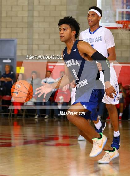 Thumbnail 1 in Sierra Canyon vs. Bishop Gorman (Nike Extravaganza) photogallery.