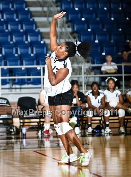 Thumbnail 2 in  Seguin vs.Mansfield Summit photogallery.