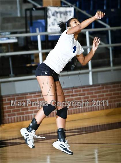 Thumbnail 2 in  Seguin vs.Mansfield Summit photogallery.