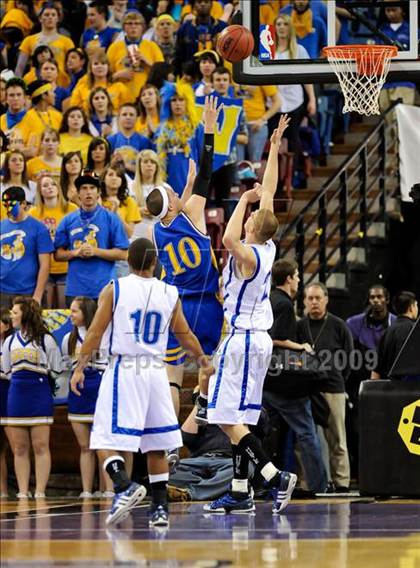 Thumbnail 3 in Wood vs. Rocklin (CIF SJS D2 Semifinal) photogallery.