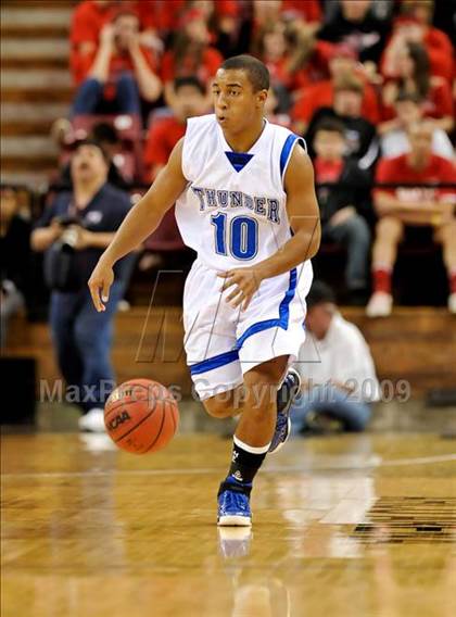 Thumbnail 3 in Wood vs. Rocklin (CIF SJS D2 Semifinal) photogallery.