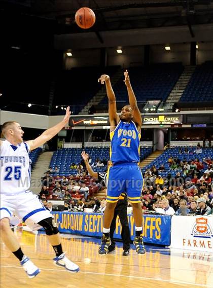 Thumbnail 2 in Wood vs. Rocklin (CIF SJS D2 Semifinal) photogallery.