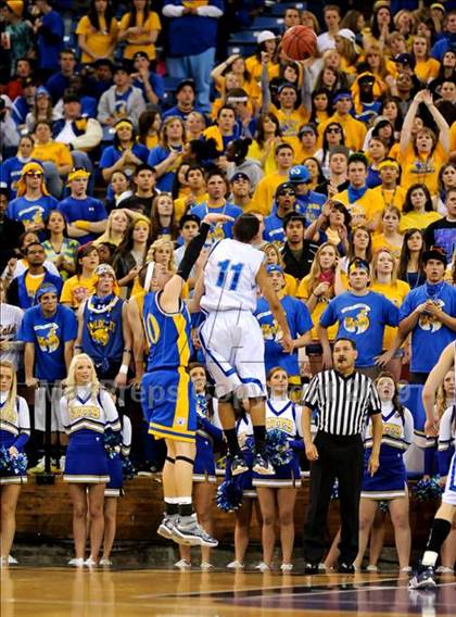 Thumbnail 2 in Wood vs. Rocklin (CIF SJS D2 Semifinal) photogallery.