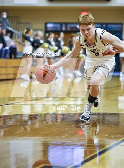Thumbnail 2 in Guerin Catholic @ Noblesville photogallery.