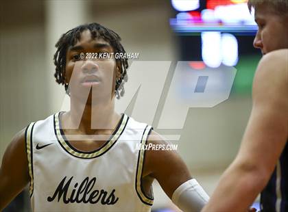 Thumbnail 2 in Guerin Catholic @ Noblesville photogallery.