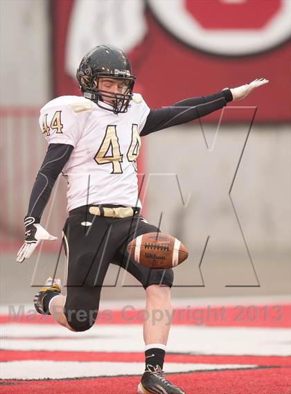 Thumbnail 3 in Dixie vs Desert Hills (UHSAA 3AA Semifinal) photogallery.
