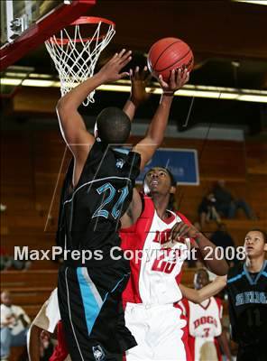 Thumbnail 3 in Sheldon vs. Pasadena (MaxPreps Holiday Classic) photogallery.
