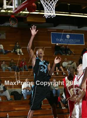 Thumbnail 1 in Sheldon vs. Pasadena (MaxPreps Holiday Classic) photogallery.