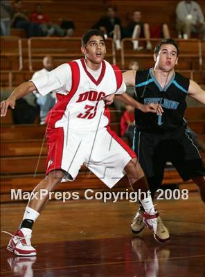 Thumbnail 2 in Sheldon vs. Pasadena (MaxPreps Holiday Classic) photogallery.