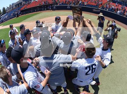 Thumbnail 2 in Maranatha vs. La Salle (CIF-SS D3 Final) photogallery.